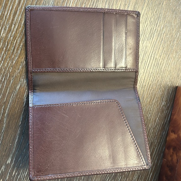 Brown COACH PASSPORT CASE - Picture 2 of 4